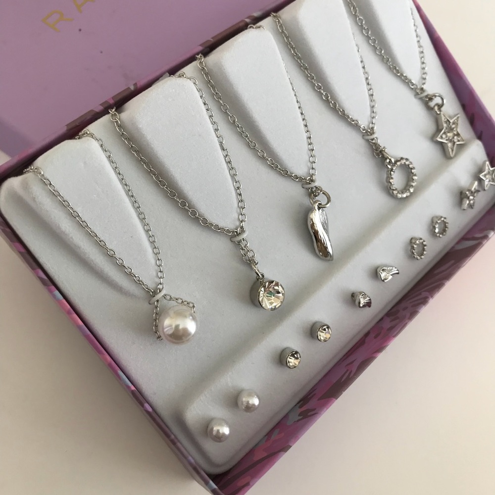 Jewelry gift set silver tone earrings necklace